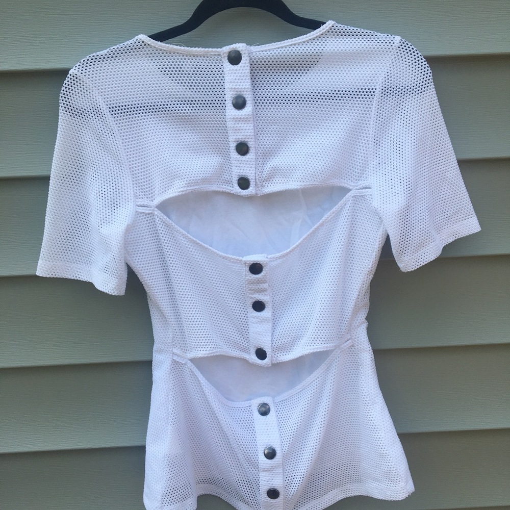 Cut-out tshirt